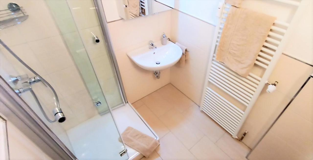 Bodensee Apartments Friedrichshafen Schnetzenhausen Екстериор снимка